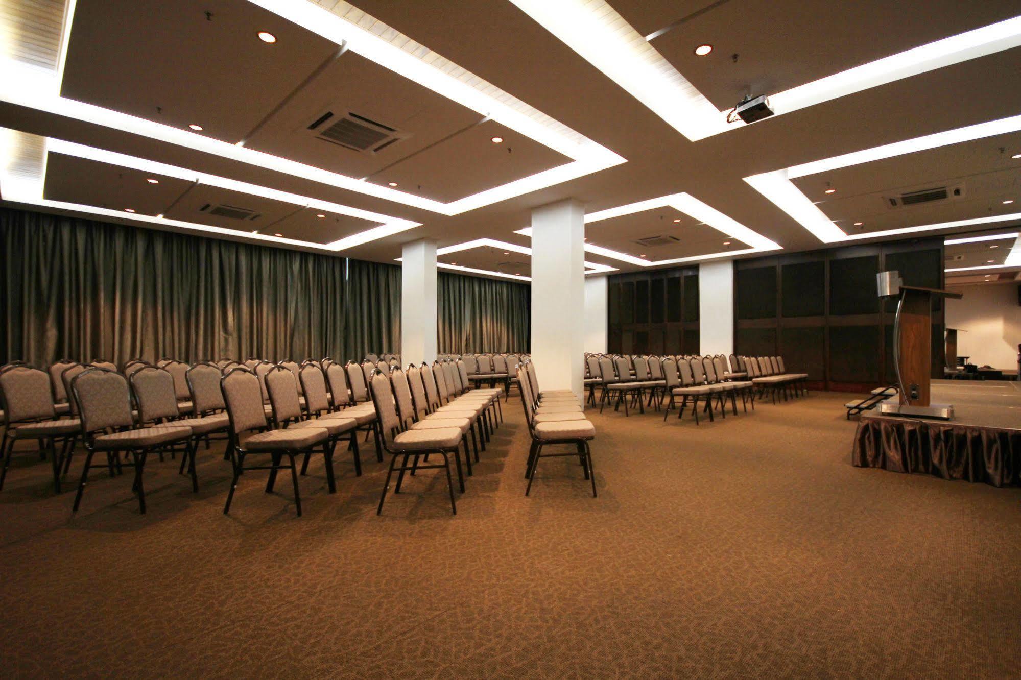 Aroma Hotel Butterworth Esterno foto